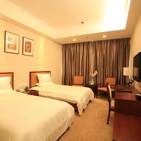 Greentree Inn Beijing Daxing Huangcun Qingyuan Road Metro Station Express Hotel Exterior photo